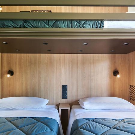 แปร์มิแยร์ กลาสส์ วาลองเซียนส์ ซูด รูวินีส์ โฮเต็ล Hotel Prouvy ภายนอก รูปภาพ