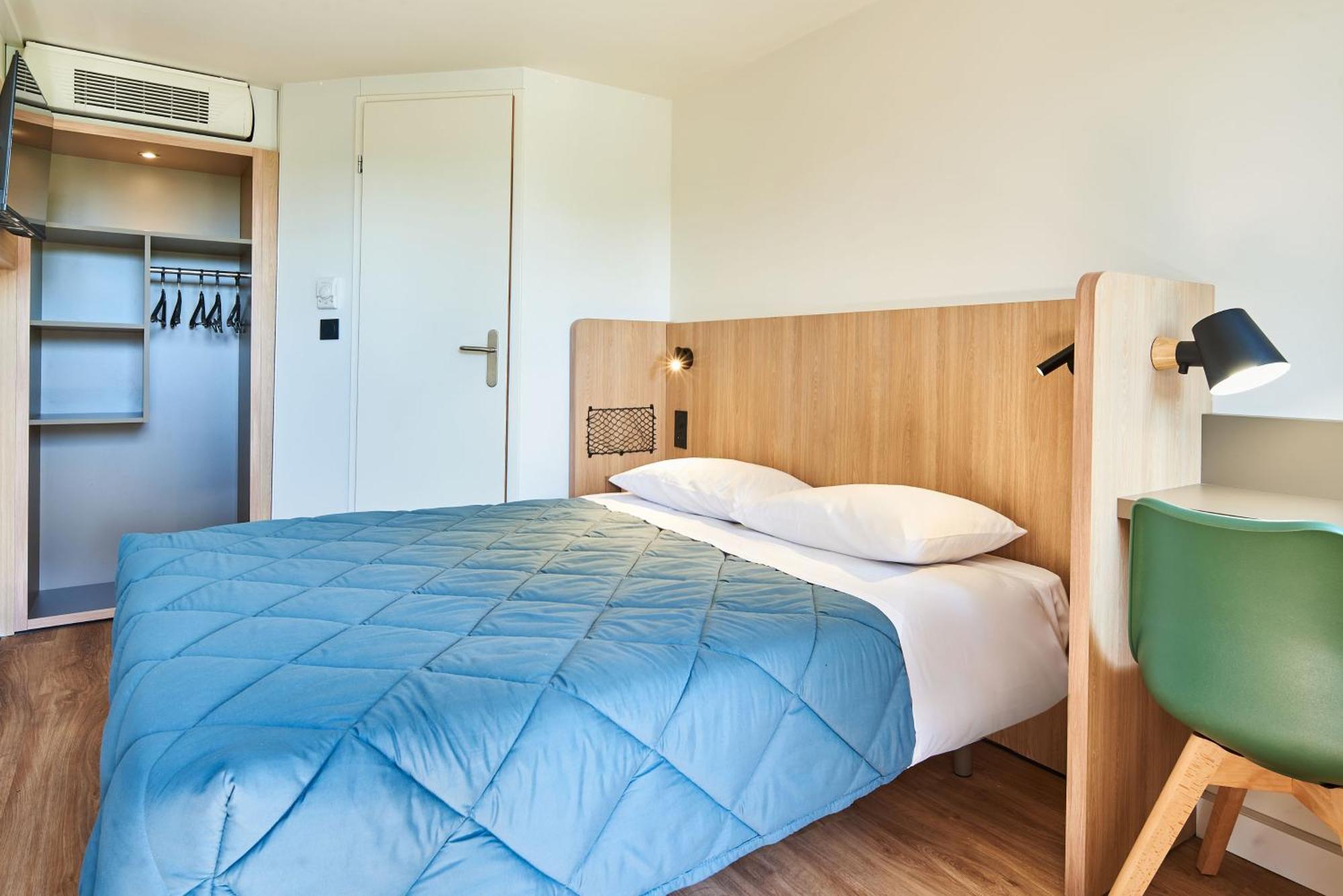 แปร์มิแยร์ กลาสส์ วาลองเซียนส์ ซูด รูวินีส์ โฮเต็ล Hotel Prouvy ภายนอก รูปภาพ