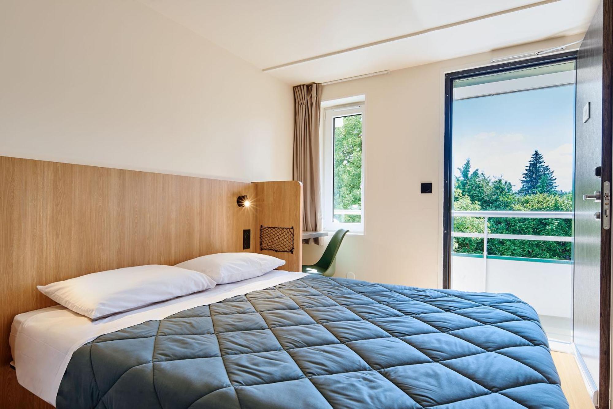 แปร์มิแยร์ กลาสส์ วาลองเซียนส์ ซูด รูวินีส์ โฮเต็ล Hotel Prouvy ภายนอก รูปภาพ