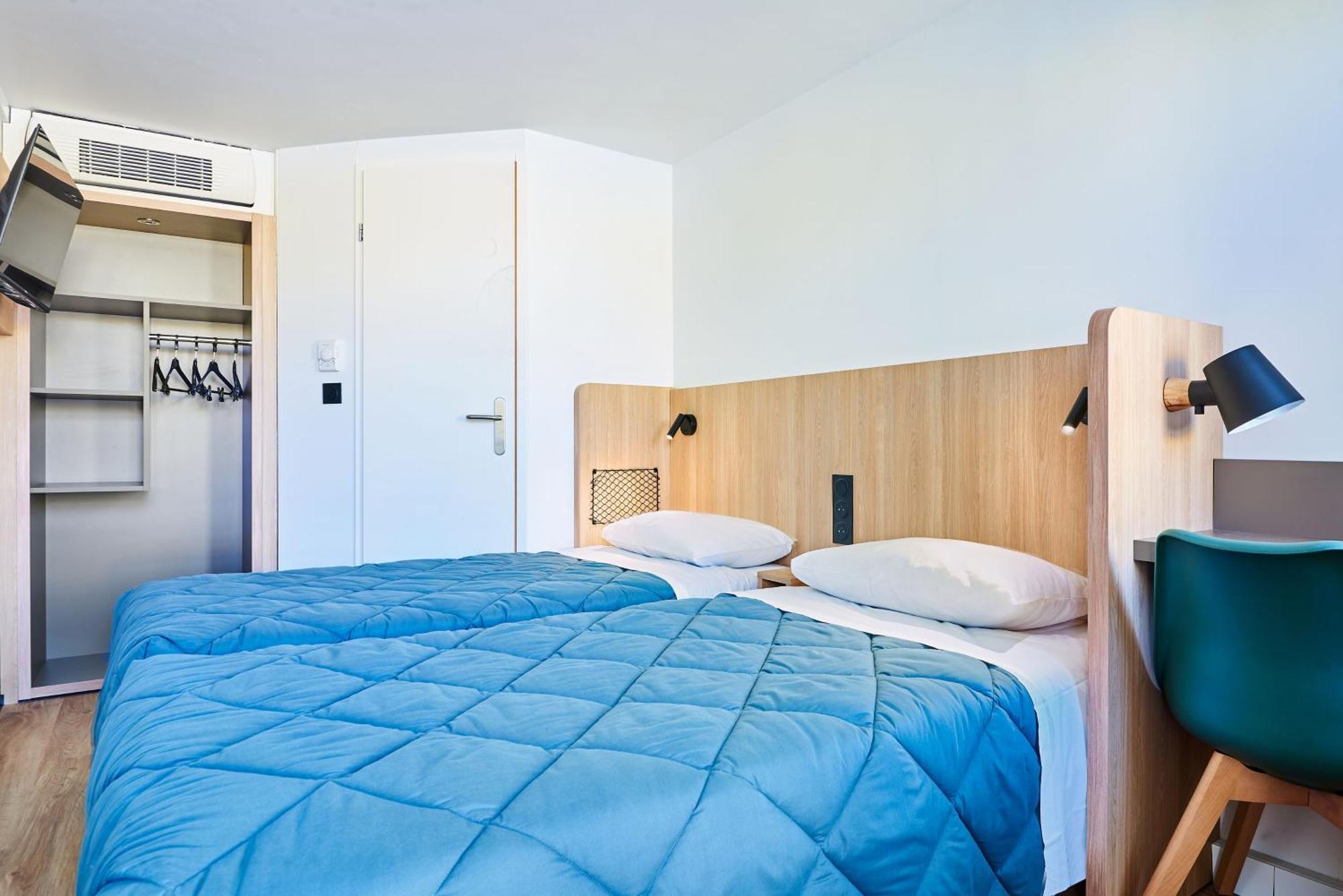 แปร์มิแยร์ กลาสส์ วาลองเซียนส์ ซูด รูวินีส์ โฮเต็ล Hotel Prouvy ภายนอก รูปภาพ